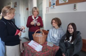 Andrzejkowe ciasteczka z&nbsp;wróżbami