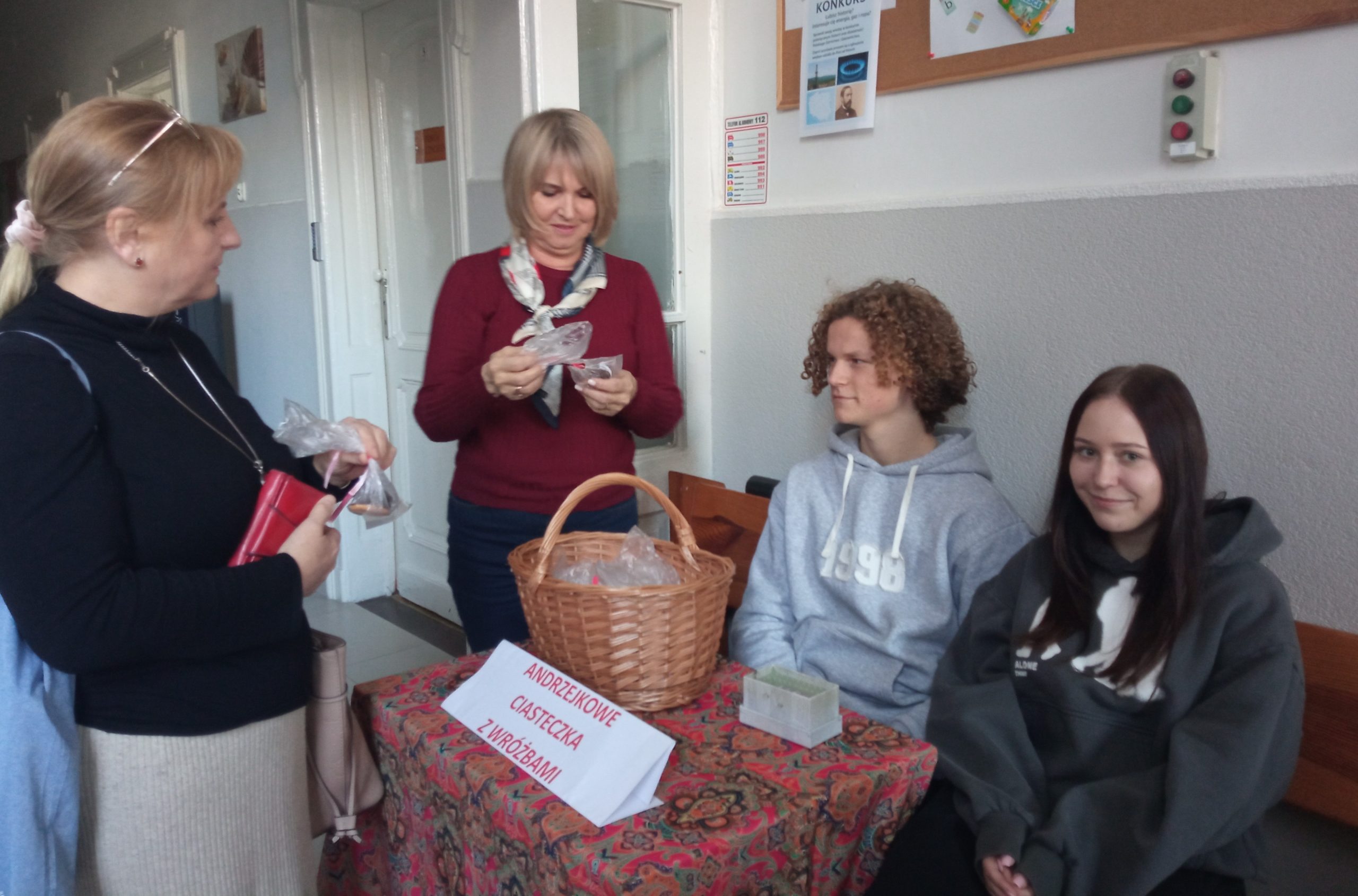 Andrzejkowe ciasteczka z&nbsp;wróżbami